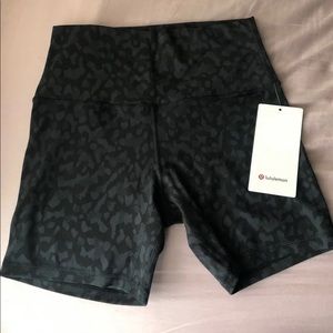Lululemon Align shorts 6’ Camo